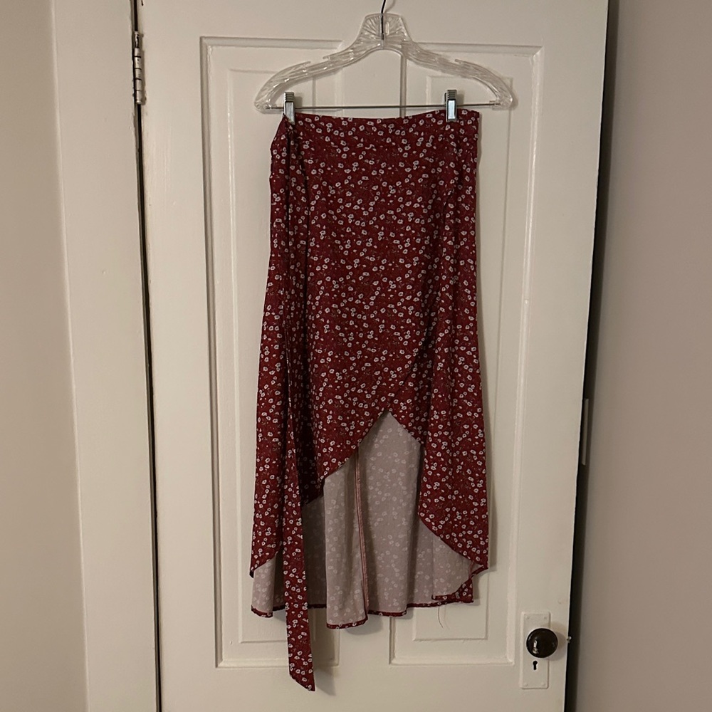 SHEIN Red Floral Two Piece Skirt Set - Picture 4 of 5